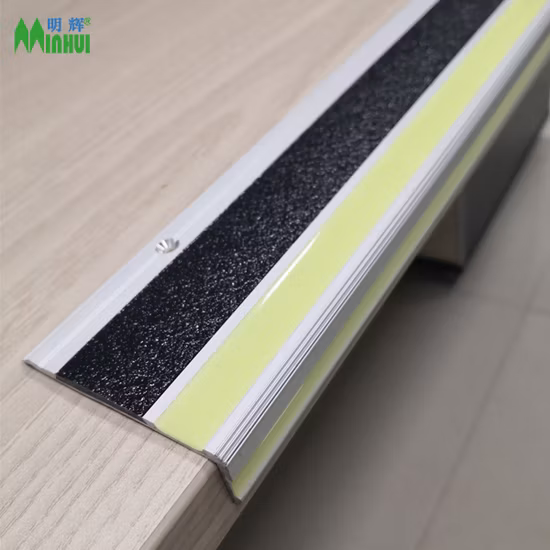 Simva 고품질 축광 발광 미끄럼 방지 스텝 엣지 조명, 알루미늄 프로파일을 기반으로 한 발광 스텝 엣지